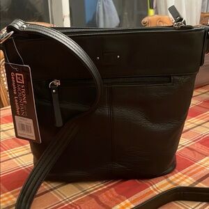Stone Mountain Accessories Black Leather Women's Bag
